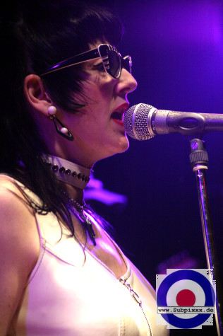 Cecilia und Die Sauerkrauts (F) 2. Soundflat Ballroom Bash, McCormacks Ballroom, Leipzig 24. Oktober 2008 (3).jpg